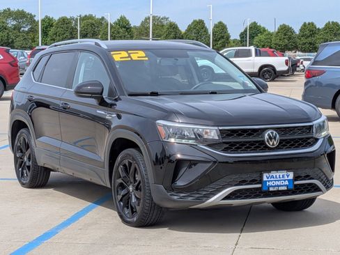 Used 2022 Volkswagen Taos SE FWD image 4
