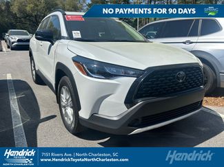 Used 2025 Toyota Corolla Cross LE video 1