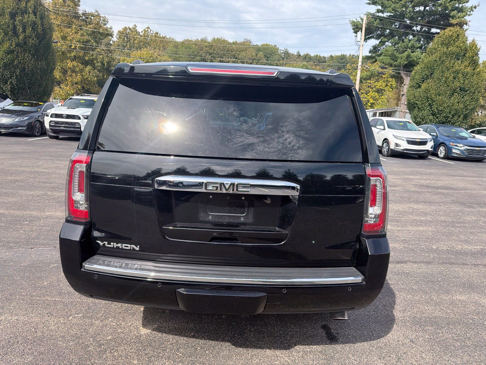 Used 2019 GMC Yukon Denali w/ Denali Ultimate Package AWD/4WD image 4
