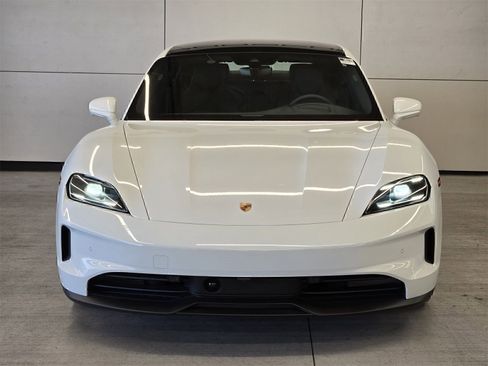 Used 2025 Porsche Taycan image 27