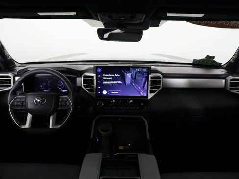 Used 2025 Toyota Tundra Limited image 8