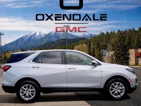 Used 2022 Chevrolet Equinox LT w/ Driver Convenience Package FWD image 8