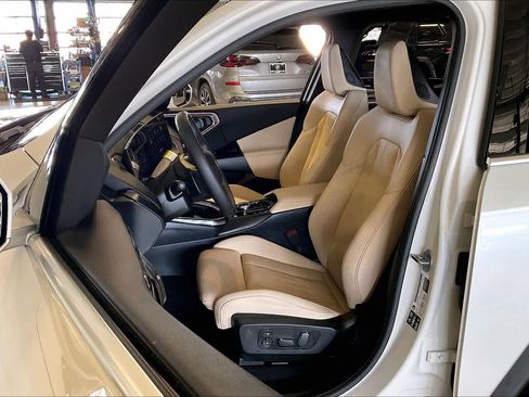 Certified 2025 BMW X3 xDrive30i w/ Premium Package image 8