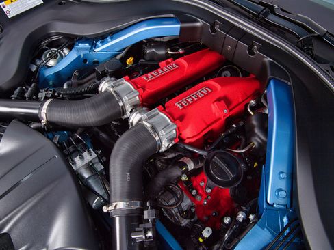 Certified 2025 Ferrari Roma Spider RWD image 37