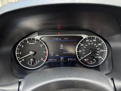Used 2025 Nissan Altima 2.5 SV FWD image 40