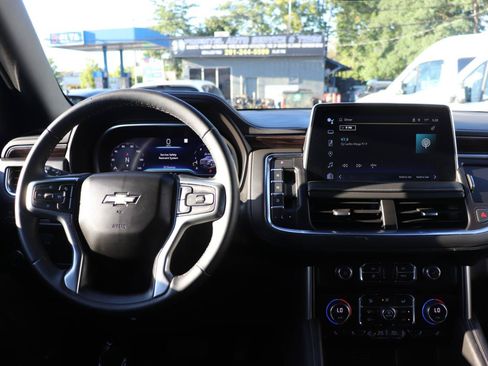 Used 2023 Chevrolet Suburban LT AWD/4WD image 19
