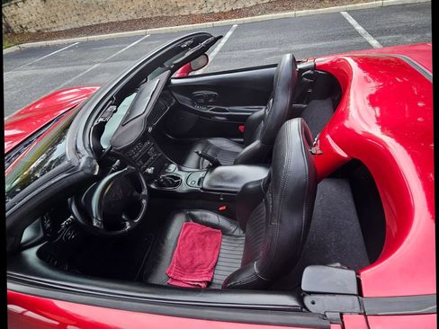 Used 2004 Chevrolet Corvette Convertible w/ Preferred Equipment Group RWD image 25