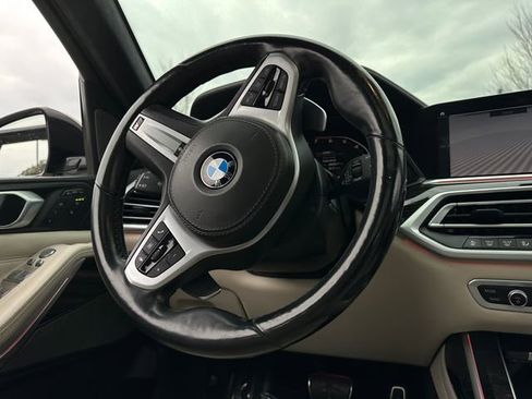 Used 2021 BMW X7 M50i w/ Executive Package image 23