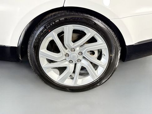 Used 2018 Land Rover Range Rover Sport Supercharged AWD/4WD image 37