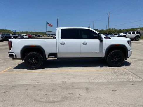Used 2024 GMC Sierra 2500 AT4 w/ AT4 Premium Plus Package AWD/4WD image 7