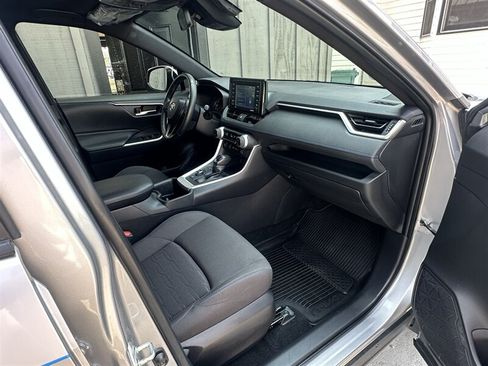 Used 2022 Toyota RAV4 SE w/ Convenience Package AWD/4WD image 26