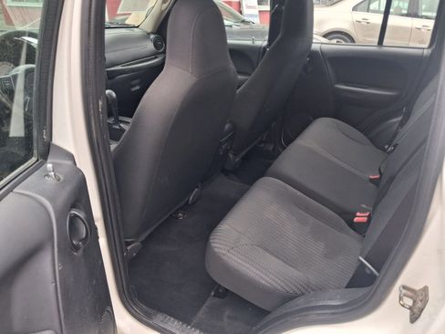Used 2004 Jeep Liberty Sport w/ PWR Convenience Group AWD/4WD image 10