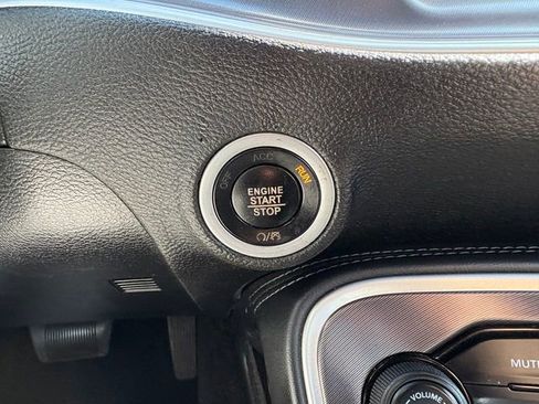 Used 2021 Dodge Challenger SXT image 27