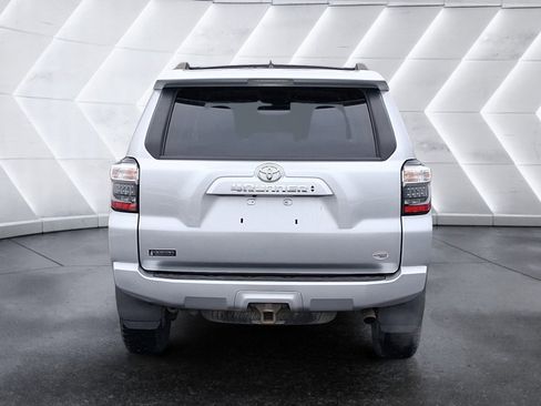 Used 2022 Toyota 4Runner SR5 image 5