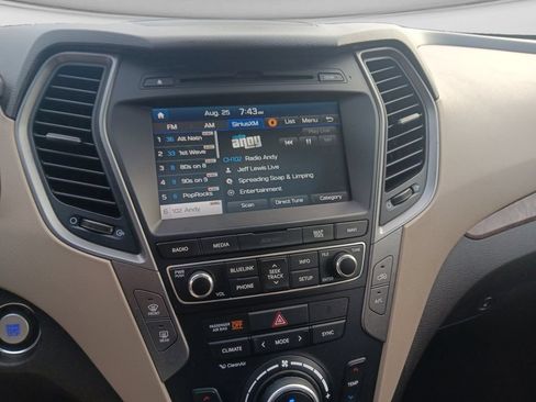 Used 2018 Hyundai Santa Fe Sport w/ 2.0T Ultimate Tech Package 05 AWD/4WD image 17