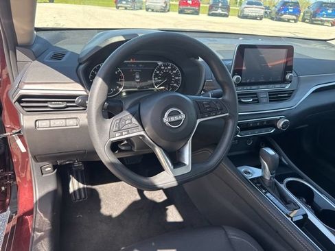Used 2023 Nissan Altima 2.5 SV FWD image 21