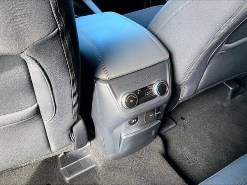 Used 2025 Ford Explorer Active RWD image 25