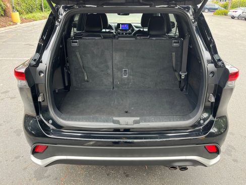 Used 2025 Toyota Highlander XSE AWD/4WD image 34