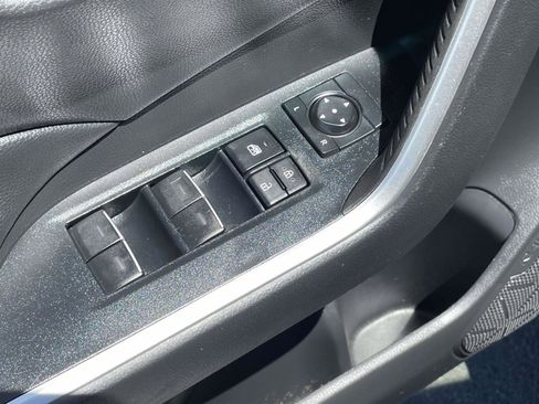Used 2022 Toyota RAV4 XLE Premium FWD image 19