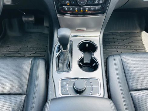 Used 2021 Jeep Grand Cherokee Limited w/ Luxury Group II image 25