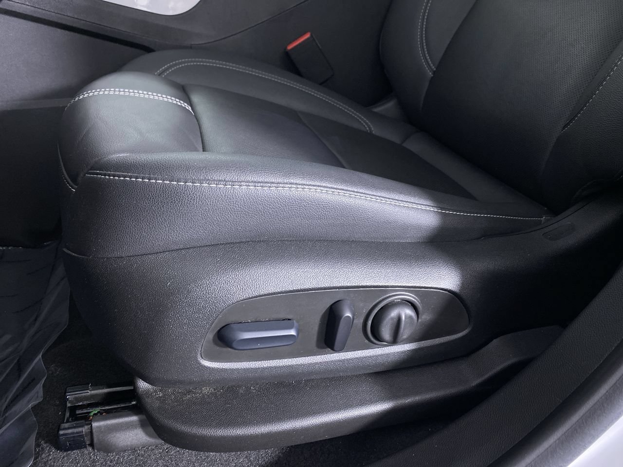 Certified 2023 Chevrolet Blazer LT w/ LPO, Floor Liner Package FWD image 9
