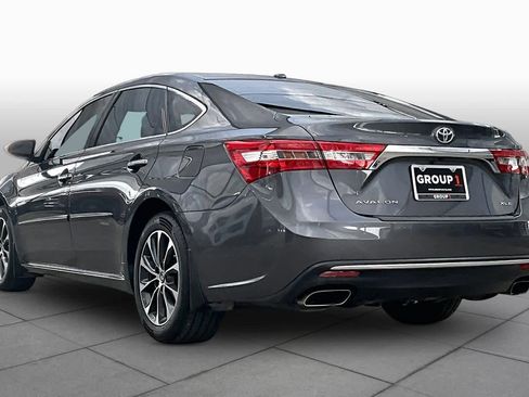 Used 2018 Toyota Avalon XLE Premium FWD image 12