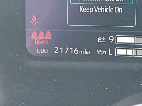 Used 2024 Toyota Tundra Limited AWD/4WD image 28