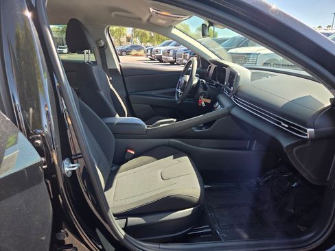 Certified 2023 Hyundai Elantra SE image 19