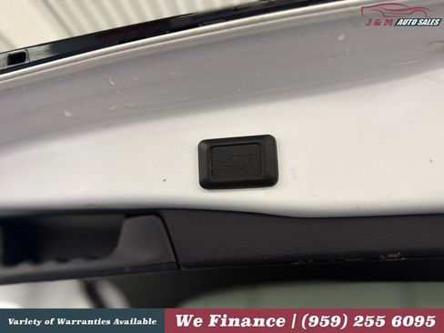 Used 2021 Toyota RAV4 SE AWD/4WD image 31