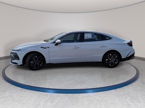 Used 2025 Hyundai Sonata SEL FWD image 8