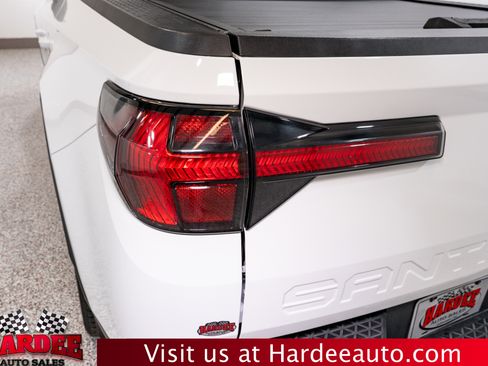 Used 2022 Hyundai Santa Cruz Limited image 9