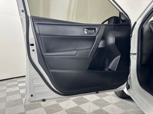 Used 2019 Toyota Corolla SE image 23