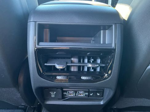 New 2025 Jeep Grand Cherokee Limited w/ Trailer Tow Package image 27