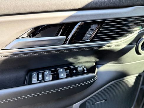 New 2026 Jeep Grand Wagoneer 4WD image 20