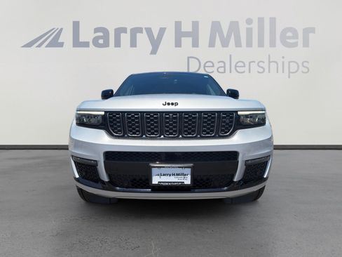 Used 2024 Jeep Grand Cherokee L Summit w/ Advanced Protech Group IV AWD/4WD image 8