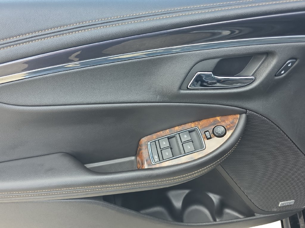 Used 2015 Chevrolet Impala LT FWD image 10