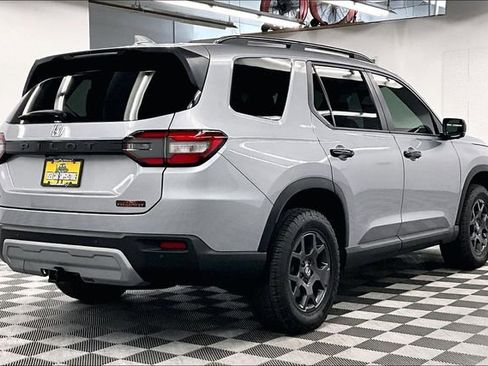 Used 2024 Honda Pilot TrailSport image 14