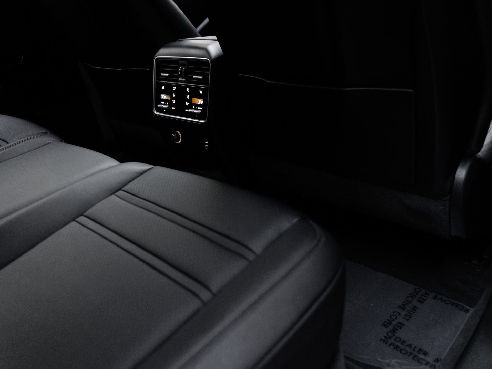 Certified 2023 Porsche Cayenne Platinum Edition AWD/4WD image 35