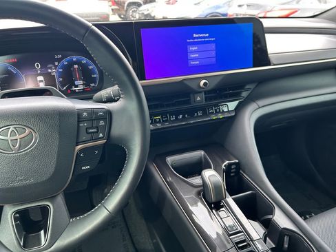 Certified 2025 Toyota Crown Limited image 18