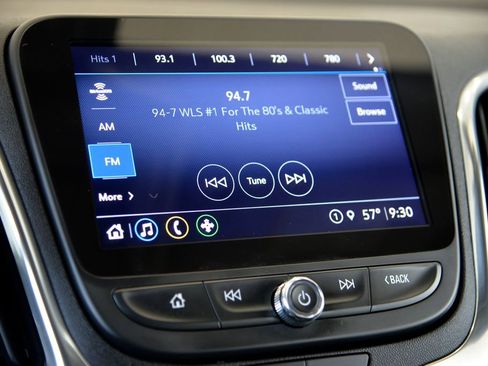 Used 2023 Chevrolet Equinox LT image 19