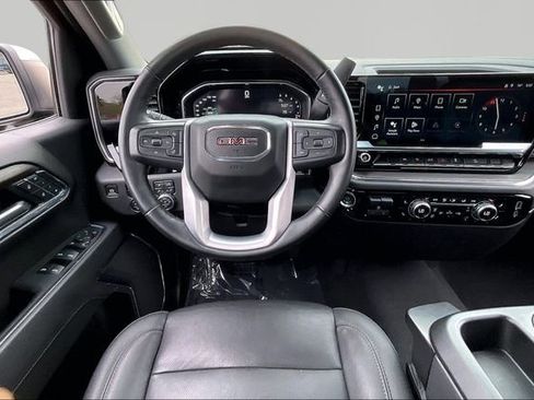 Used 2024 GMC Sierra 1500 SLT w/ X31 Off-Road Package image 8