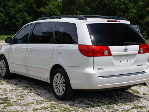 Used 2010 Toyota Sienna CE FWD image 5