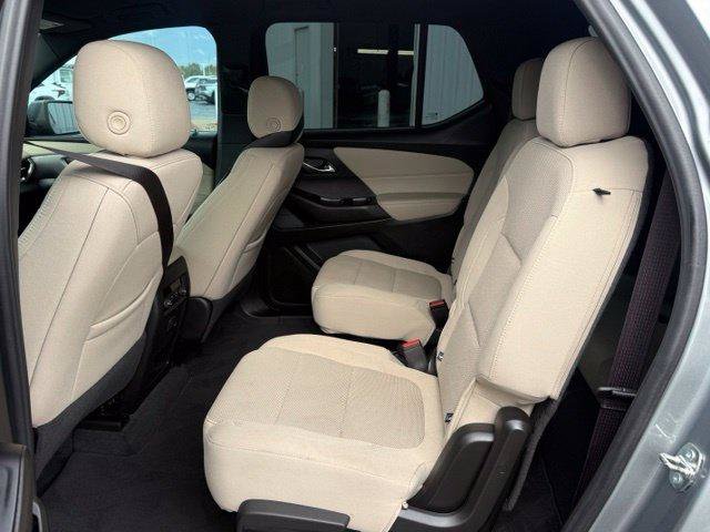 Used 2023 Chevrolet Traverse LT w/ LPO, Cargo Package AWD/4WD image 7