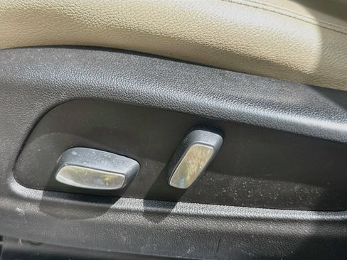 Used 2019 Cadillac XT5 FWD image 18