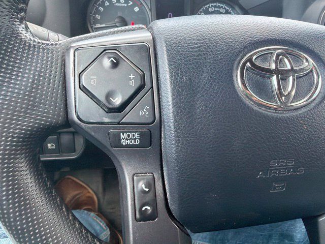 Used 2018 Toyota Tacoma TRD Off-Road AWD/4WD image 42