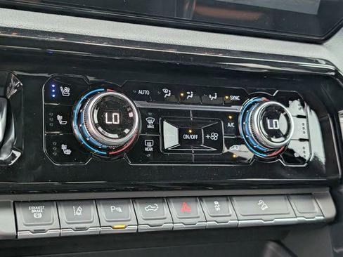 New 2026 GMC Sierra 2500 AT4 w/ AT4 Premium Plus Package AWD/4WD image 13