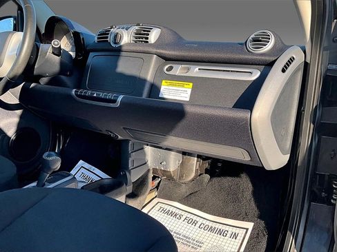 Used 2013 smart fortwo pure image 10