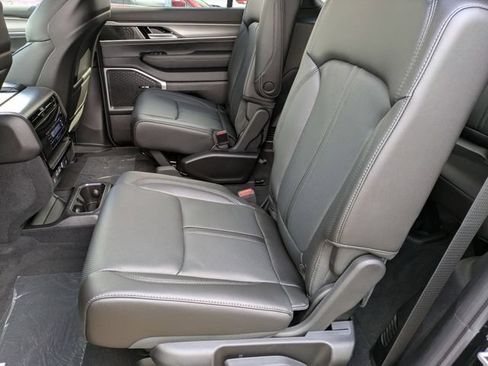 New 2026 Jeep Grand Wagoneer 4WD image 32