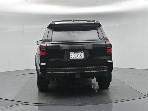 Used 2025 Toyota 4Runner SR5 AWD/4WD image 32