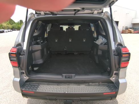 Certified 2026 Toyota 4Runner SR5 AWD/4WD image 9
